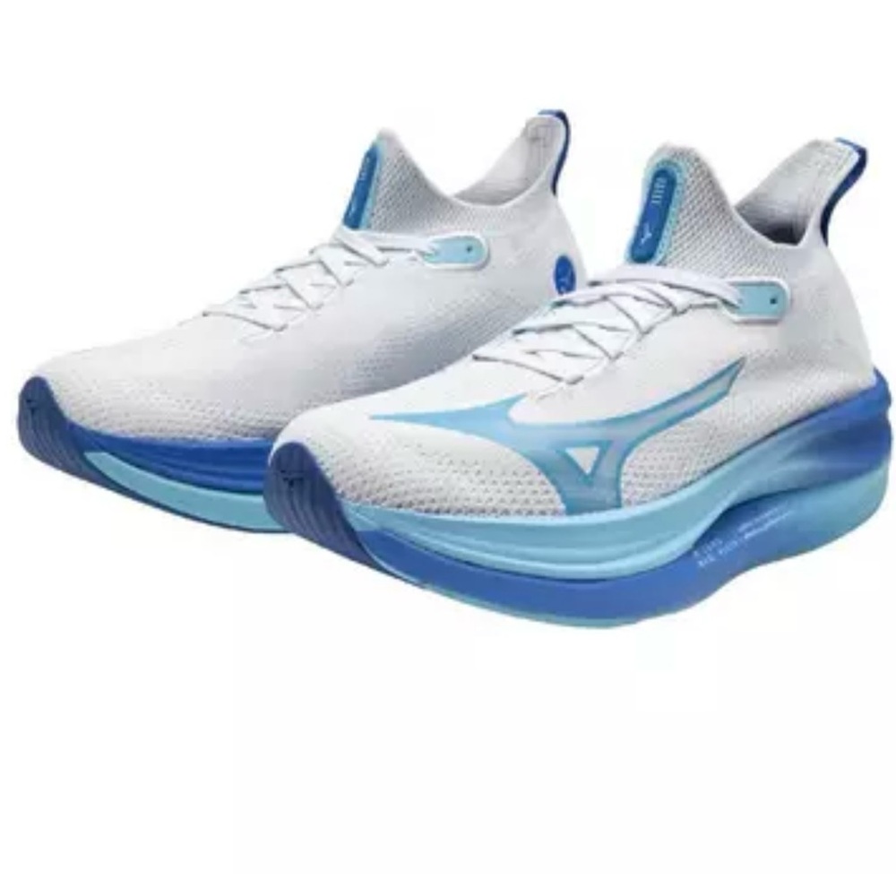 Mizuno White and Blue NEW Athletic Shoes